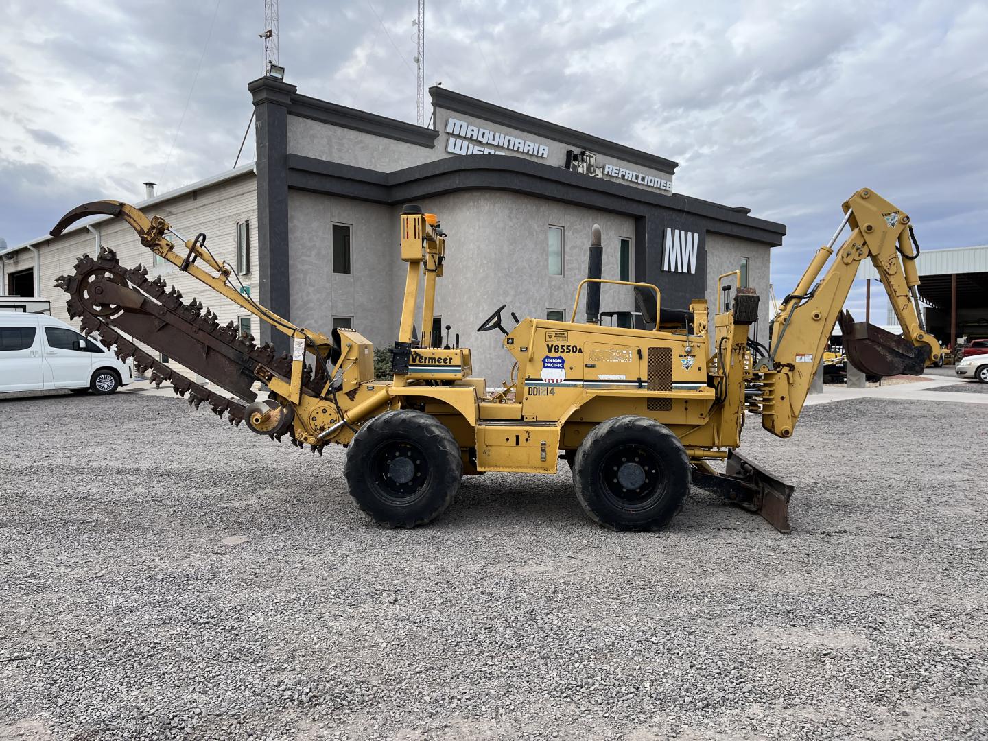 ./imagenes/INVOICE/2019/16809/ZANJADORA VERMEER V8550A (2).JPG